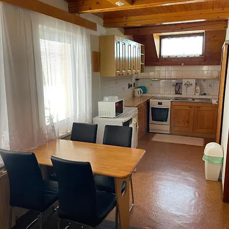 Apartment Apartman Kraliky